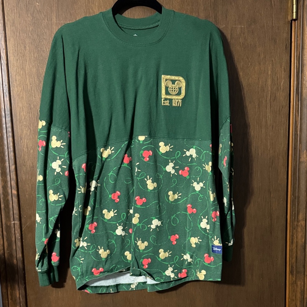 Green Long Sleeve Women's Top with Pattern
